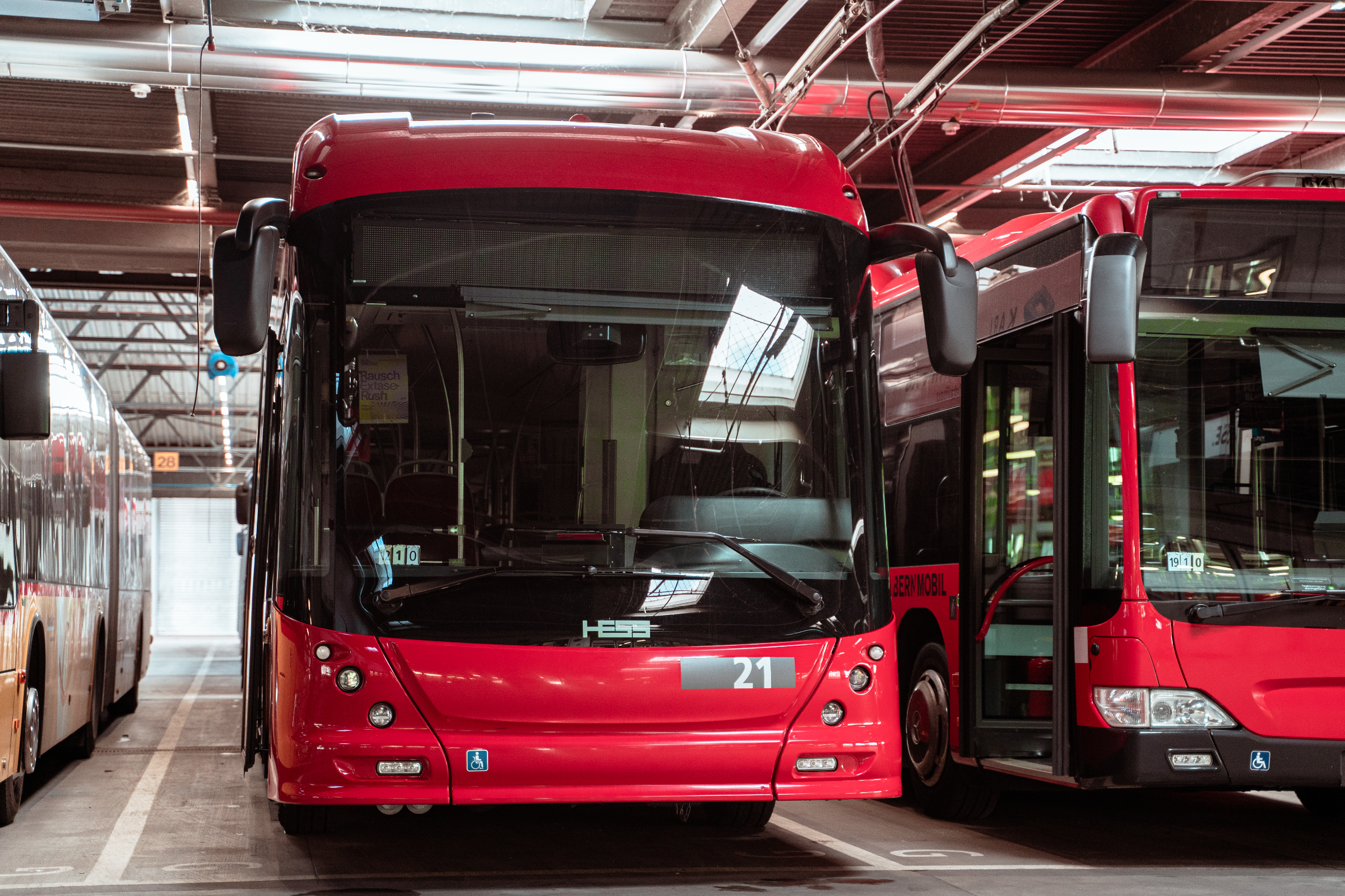 Der Gelenktrolleybus von HESS im Depot