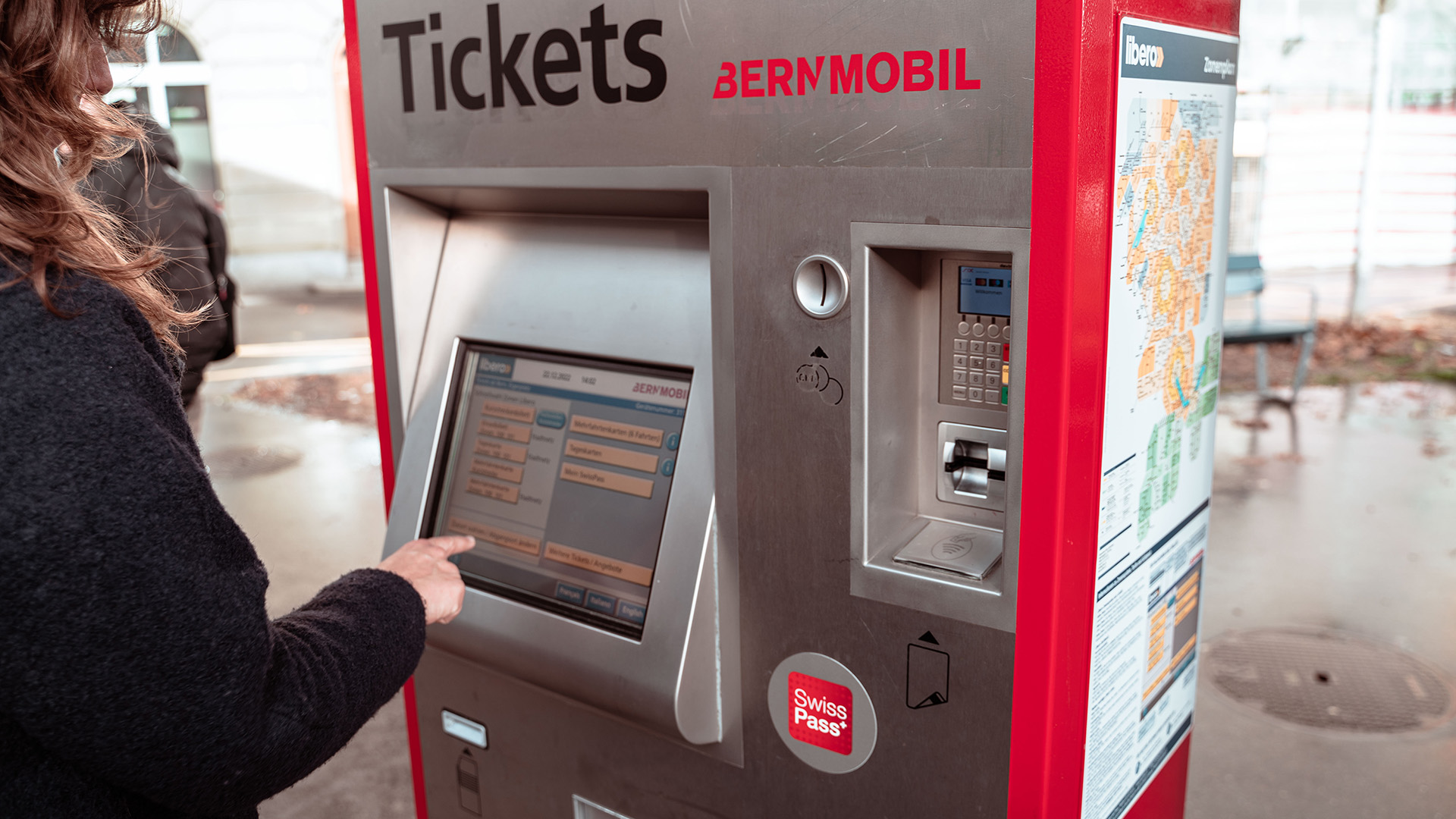 Haltestelle Eigerplatz mit Ticketautomat