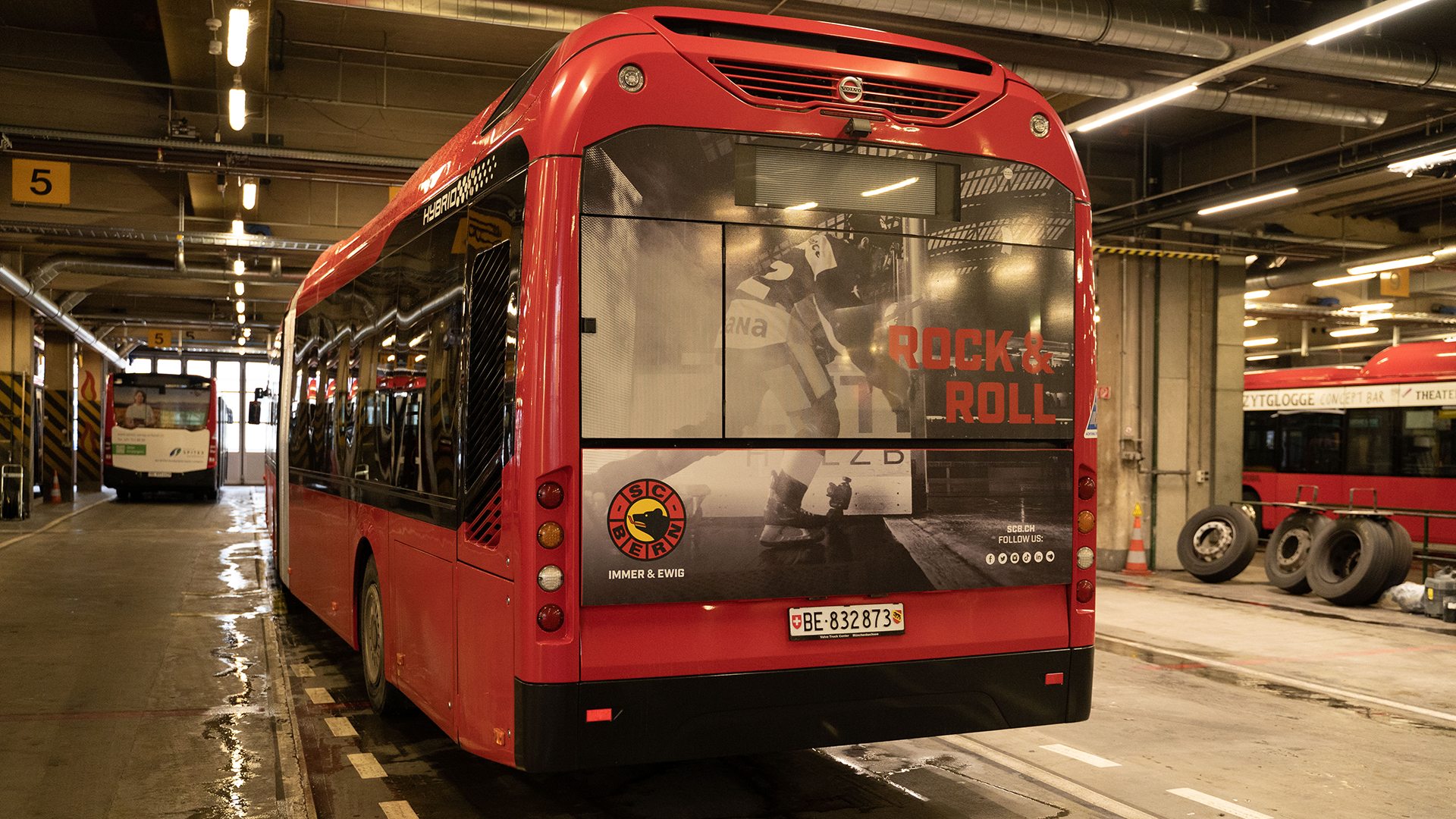 Bus mit Werbefläche