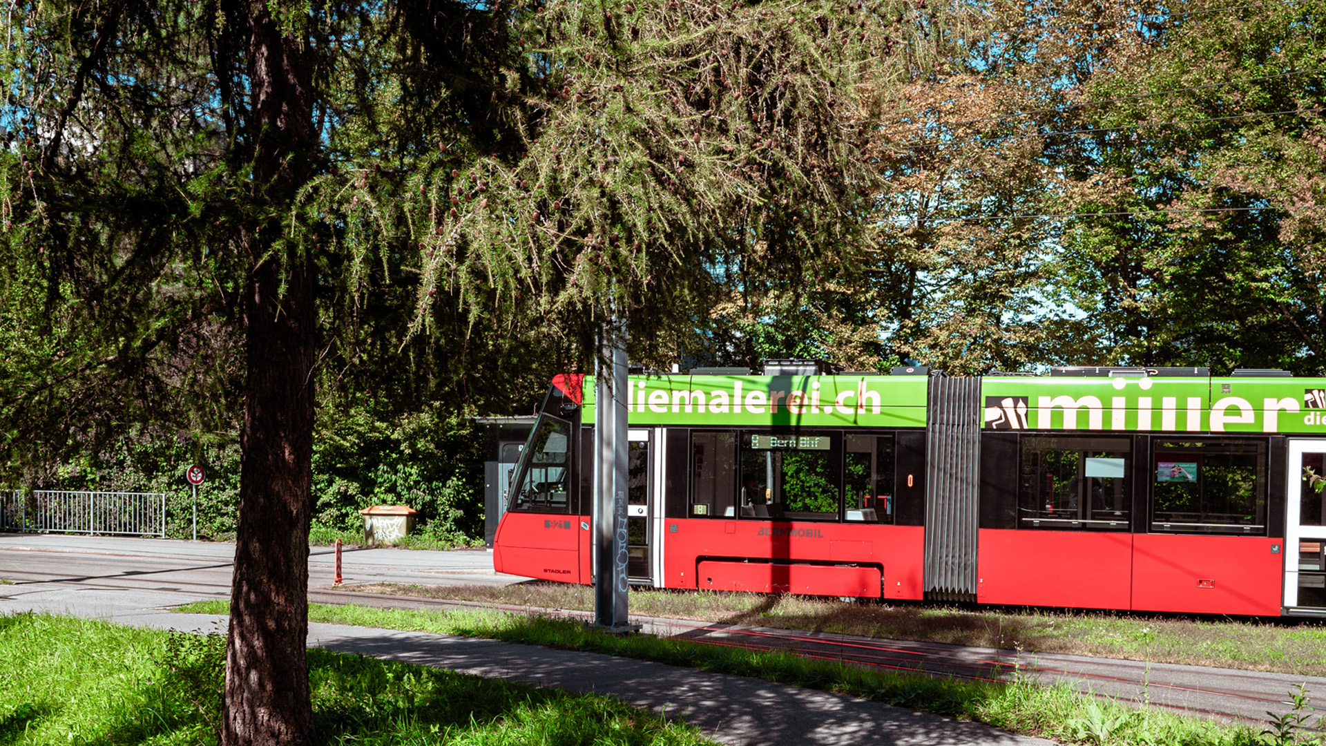 Saali Endhaltestelle mit Tram